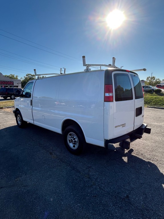 2014 GMC Savana Image 4