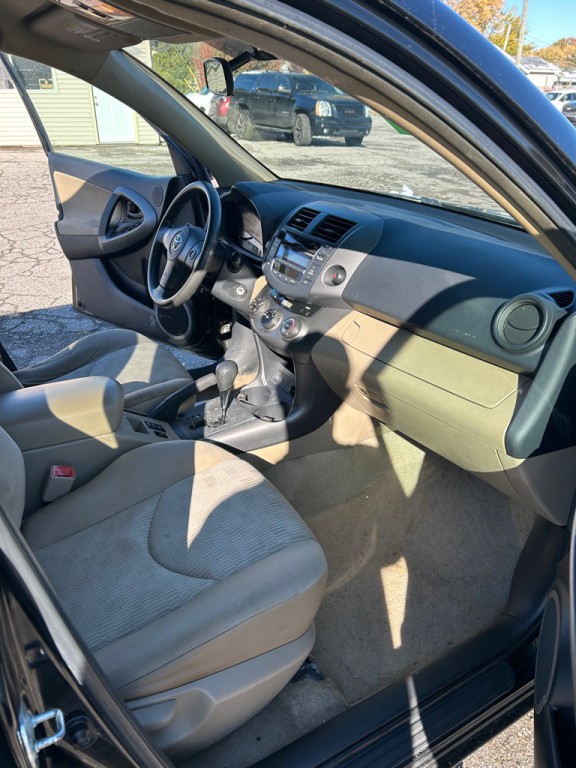 2011 Toyota Rav4 Image 11