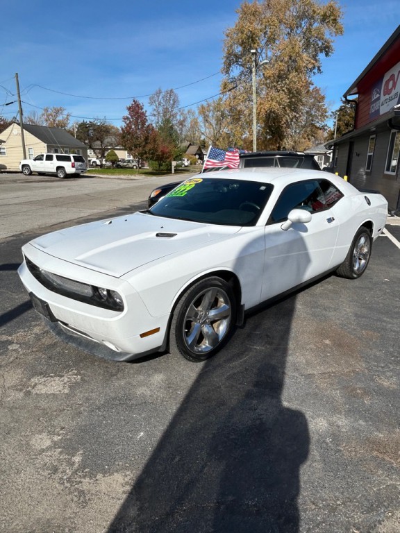 2014 Dodge Challenger Image 2