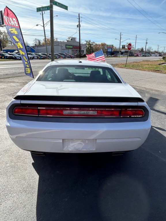 2014 Dodge Challenger Image 5