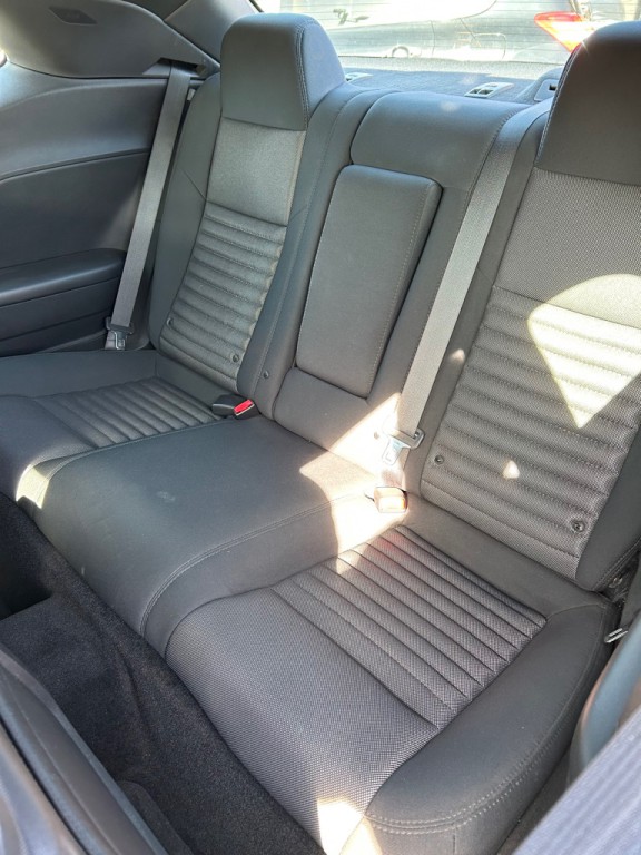 2014 Dodge Challenger Image 10