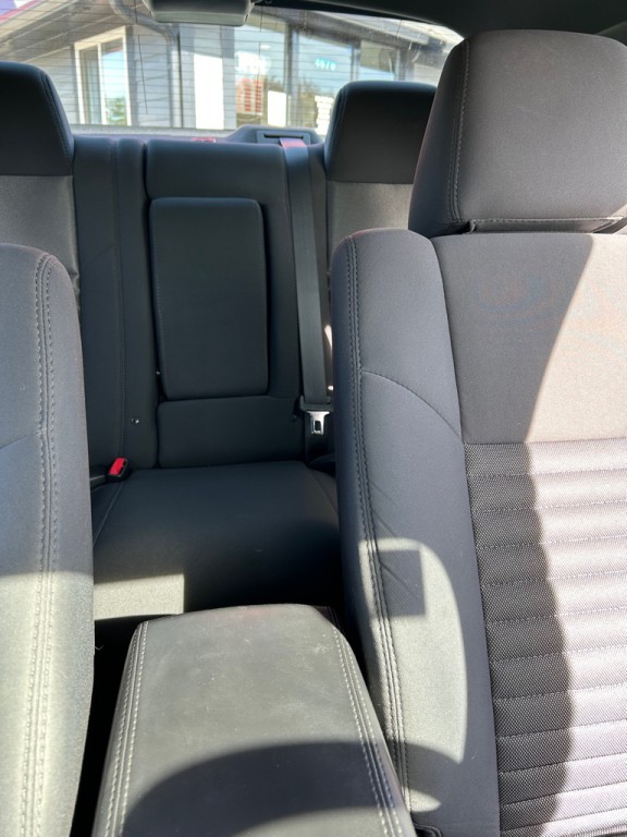 2014 Dodge Challenger Image 13