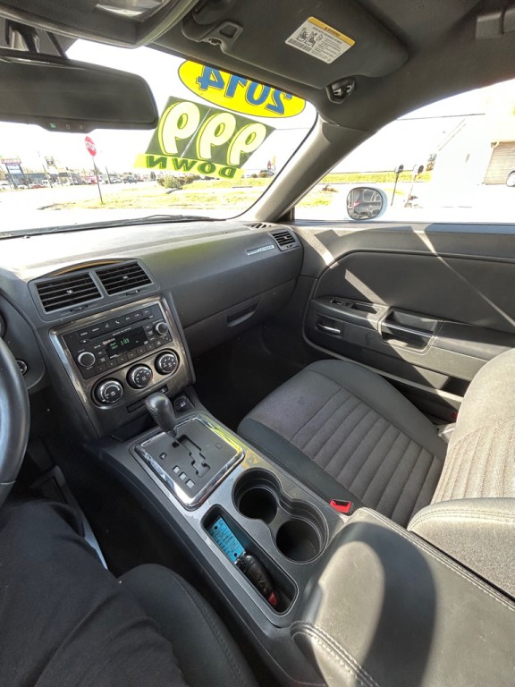 2014 Dodge Challenger Image 17