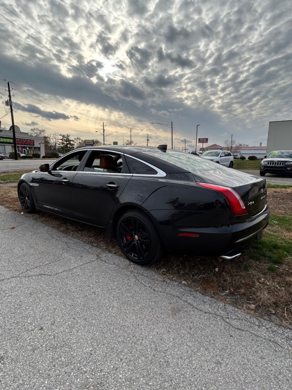 2016 Jaguar XJ Image 4