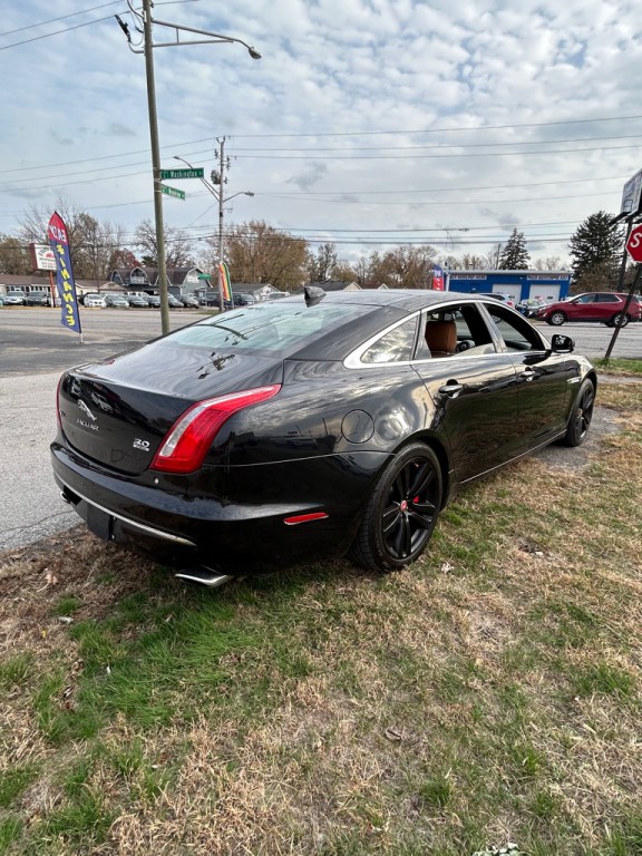 2016 Jaguar XJ Image 6