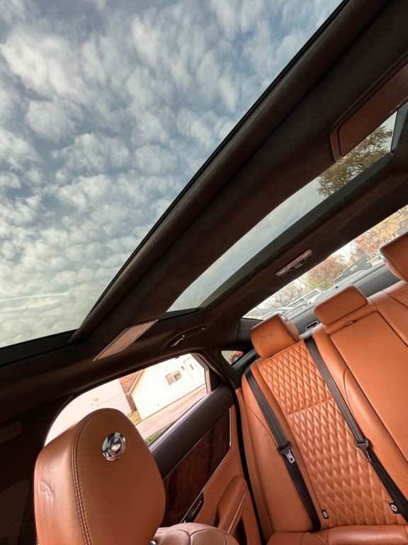 2016 Jaguar XJ Image 19