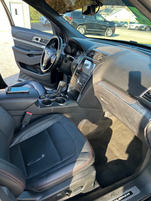 2017 Ford Explorer Image 12