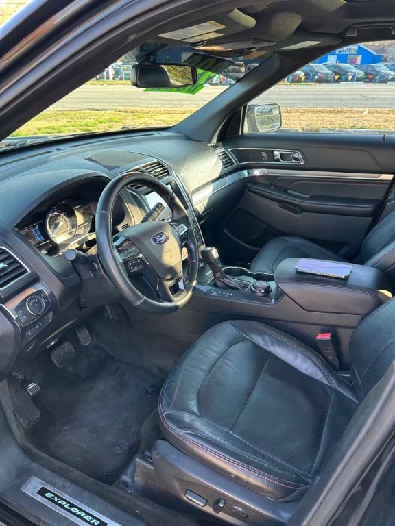 2017 Ford Explorer Image 11