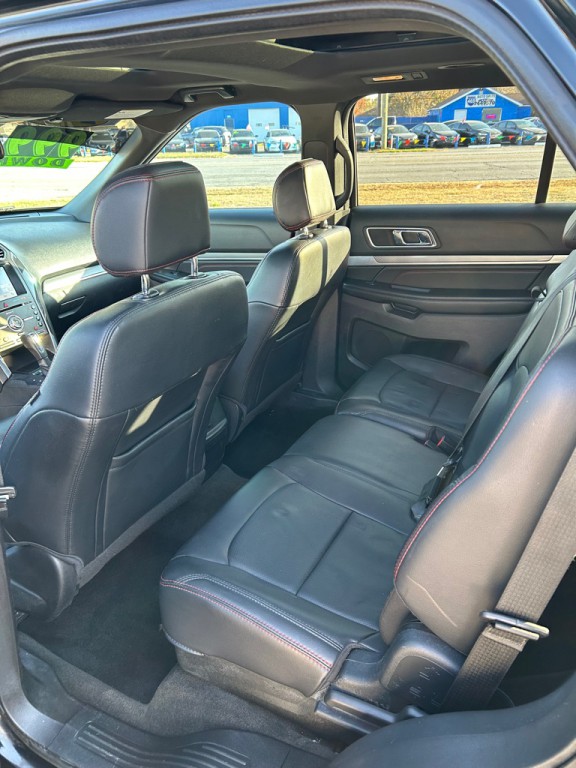 2017 Ford Explorer Image 12