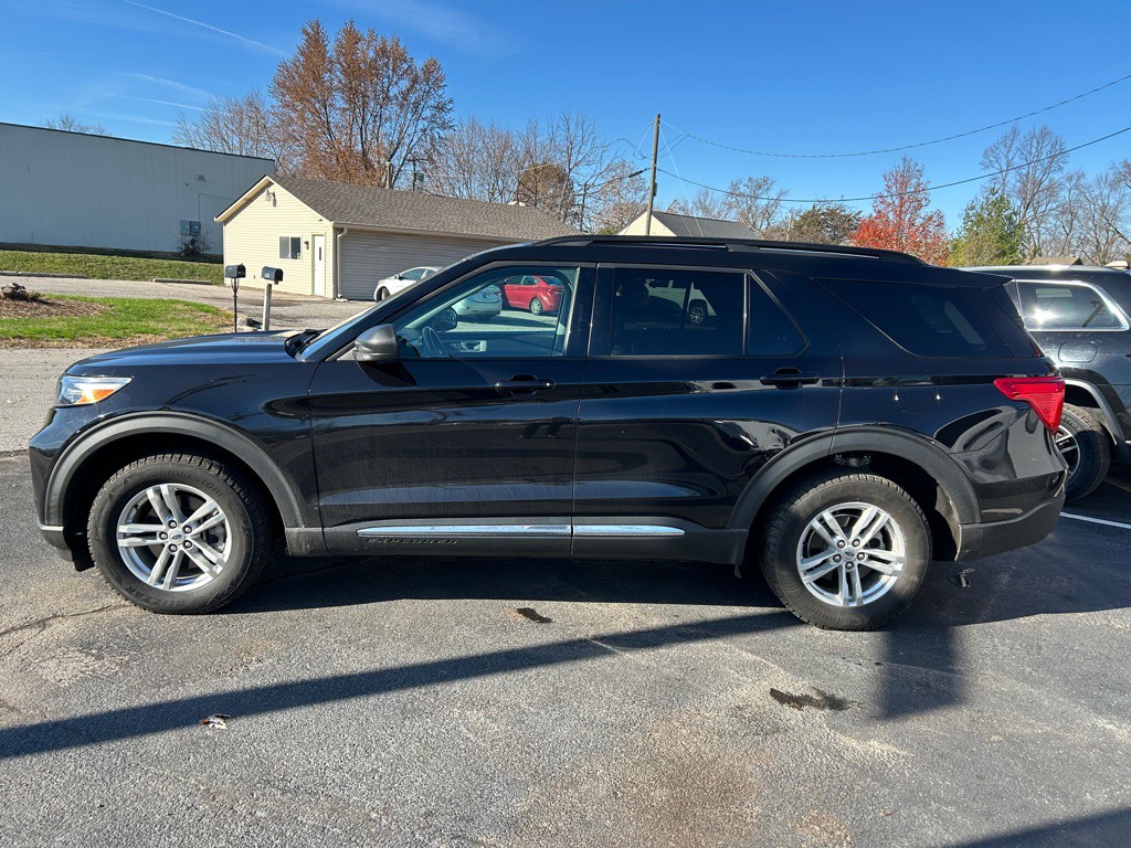 2021 Ford Explorer Image 3