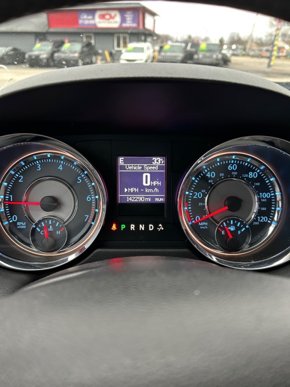 2015 Chrysler Town & Country Image 18