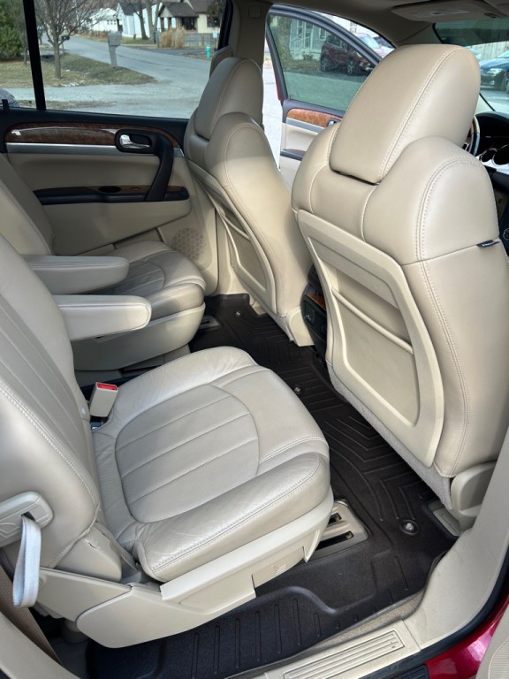 2012 Buick Enclave Image 12