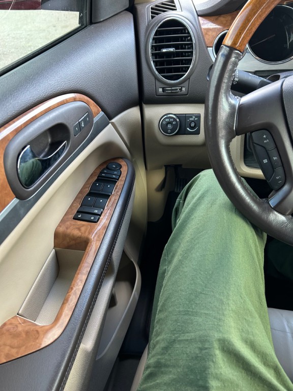 2012 Buick Enclave Image 17