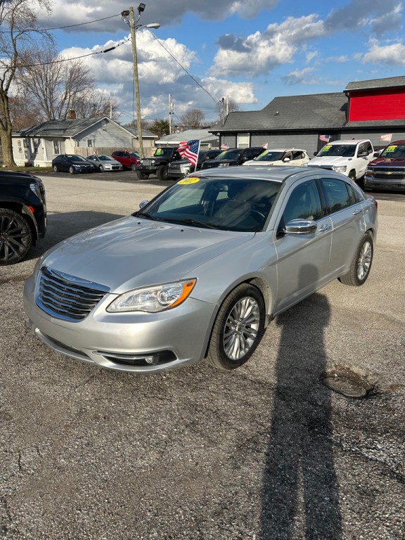 2012 Chrysler 200 Image 3