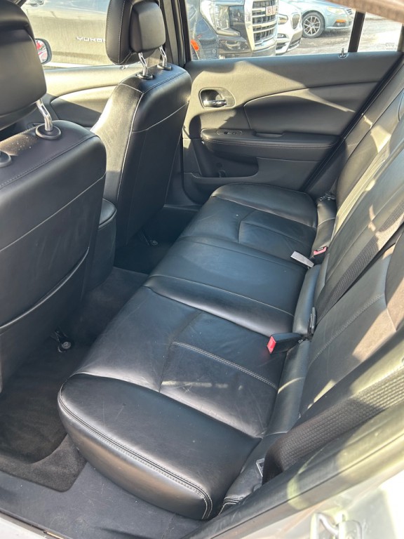 2012 Chrysler 200 Image 11