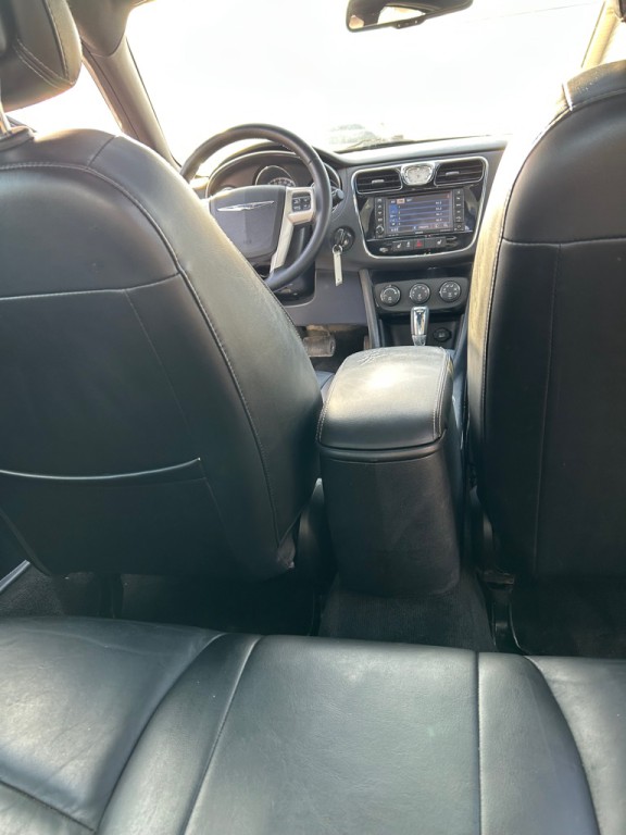 2012 Chrysler 200 Image 14