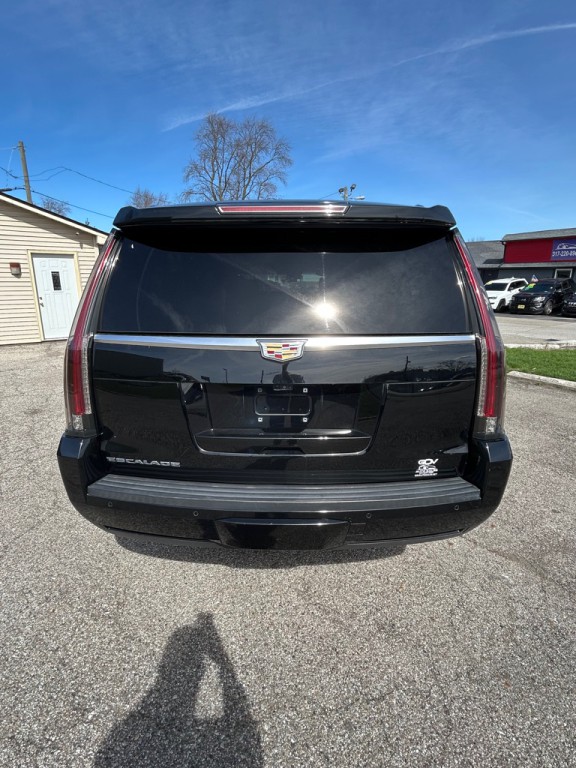 2017 Cadillac Escalade Image 5