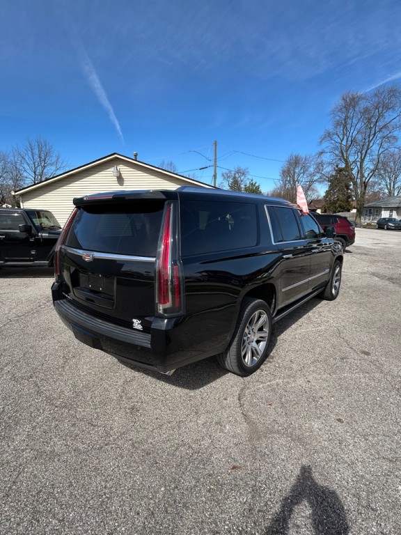 2017 Cadillac Escalade Image 6