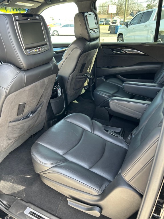 2017 Cadillac Escalade Image 10
