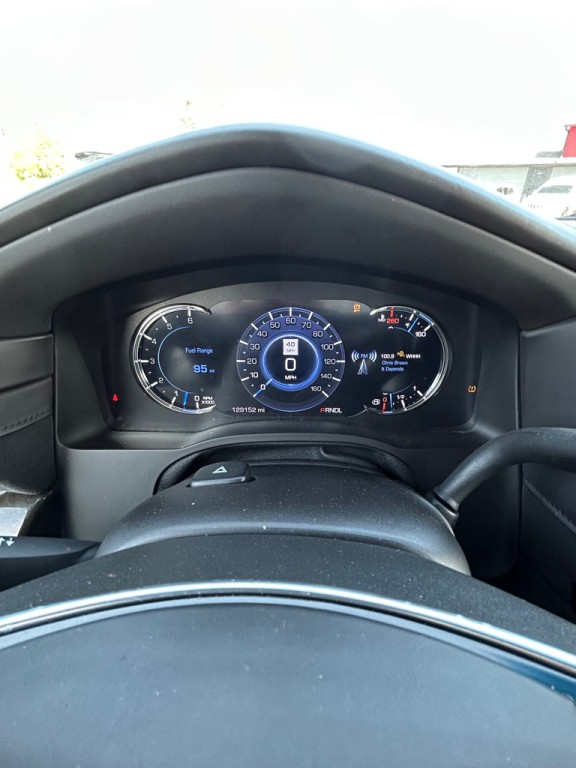 2017 Cadillac Escalade Image 16