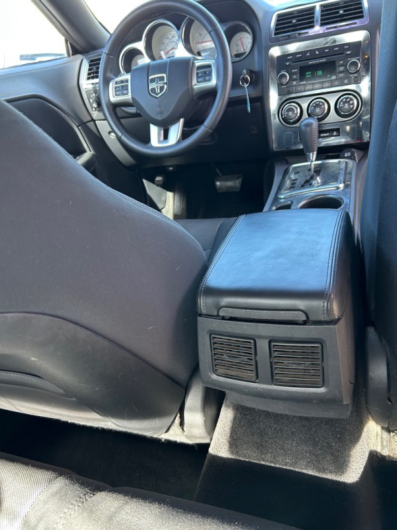 2014 Dodge Challenger Image 13