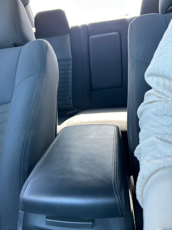 2014 Dodge Challenger Image 14