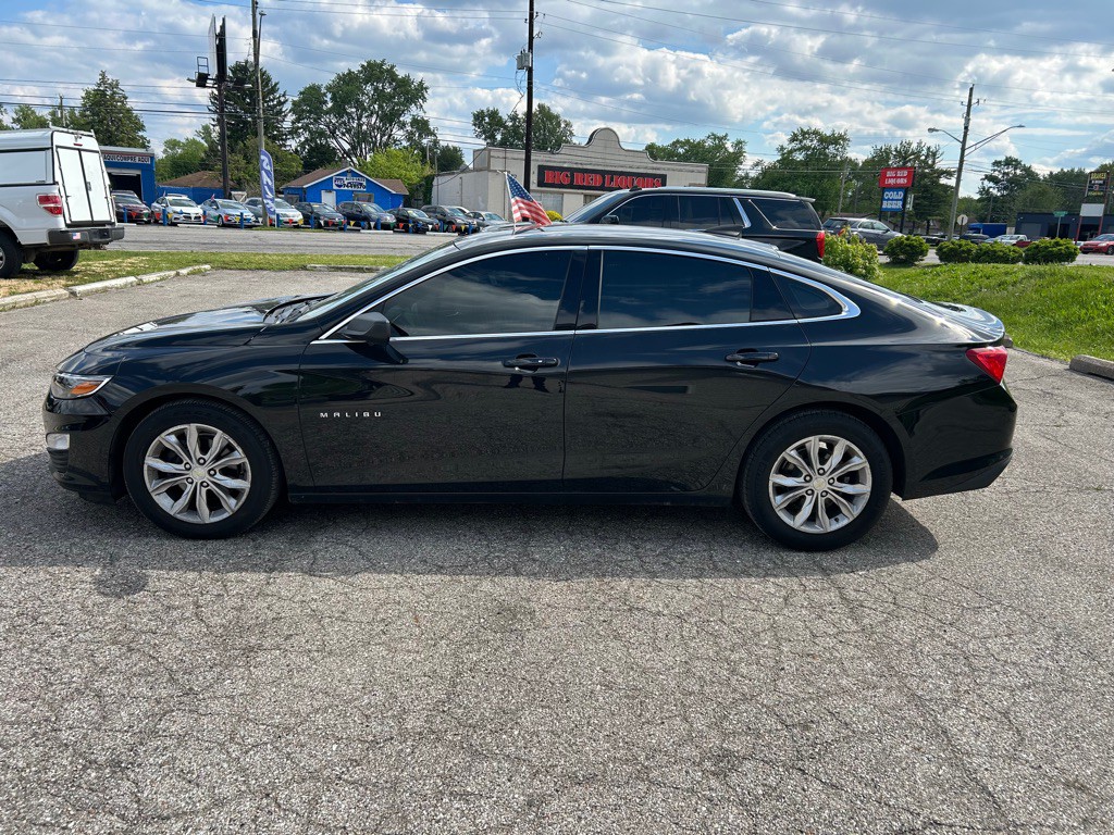 2022 Chevrolet Malibu Image 3