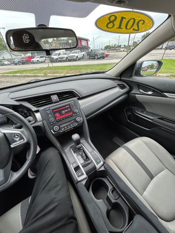 2018 Honda Civic Image 18
