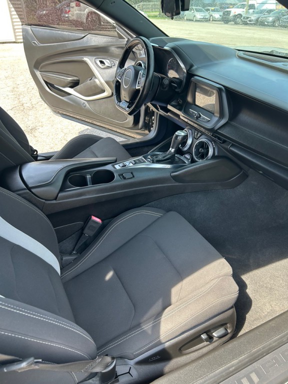 2018 Chevrolet Camaro Image 11