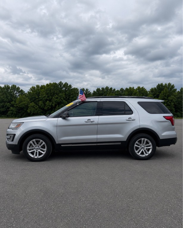 2017 Ford Explorer Image 4