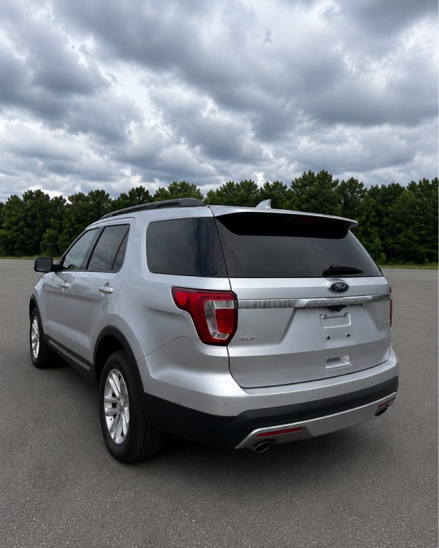 2017 Ford Explorer Image 5