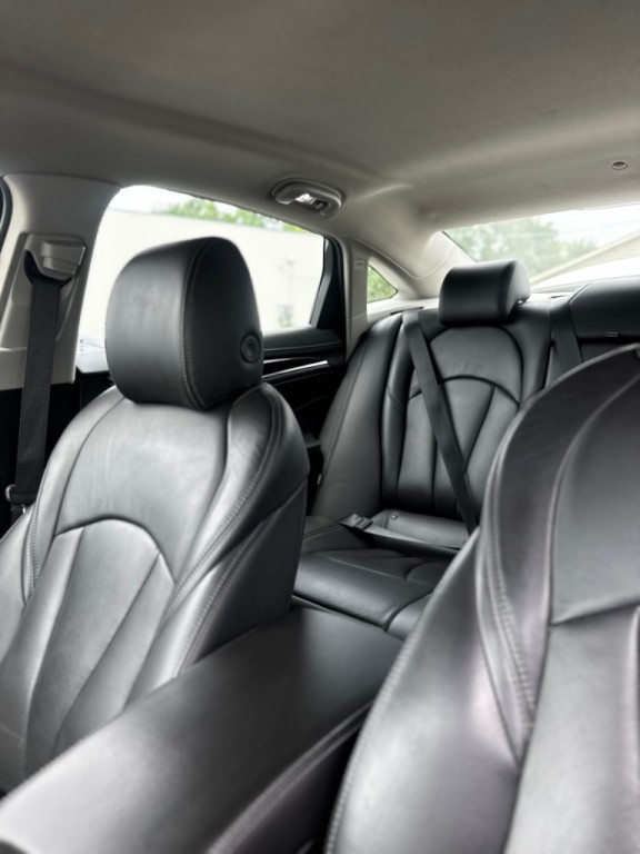 2018 Buick Lacrosse Image 9