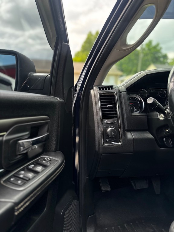 2017 RAM 1500 Image 9
