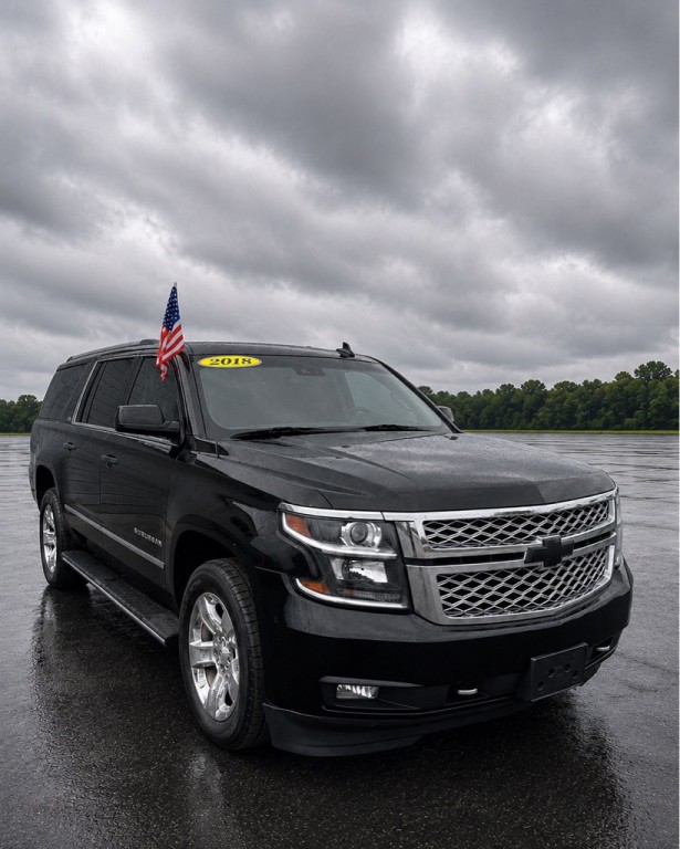 2018 Chevrolet Suburban Image 3
