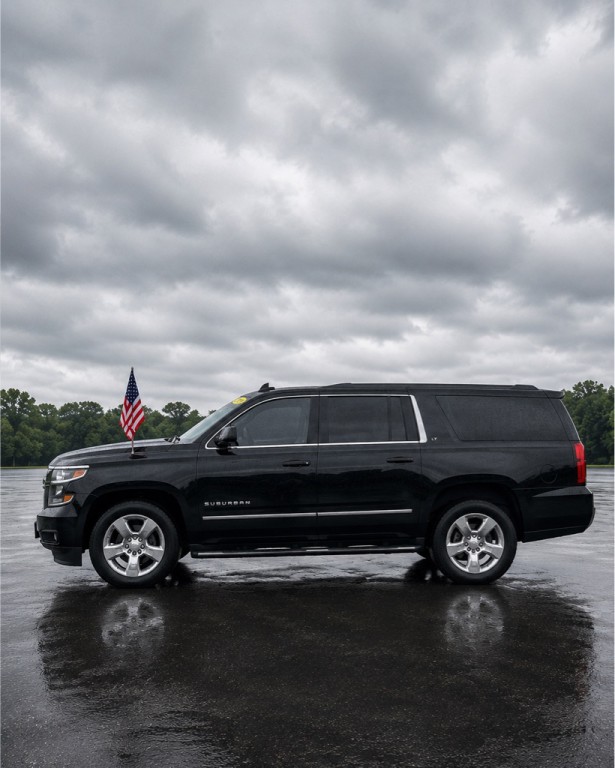2018 Chevrolet Suburban Image 4