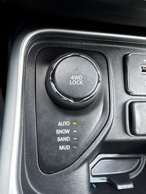 2018 Jeep Compass Image 18