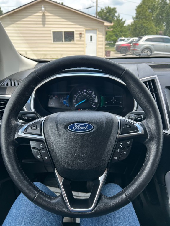 2020 Ford Edge Image 11