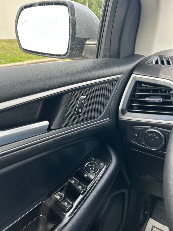 2020 Ford Edge Image 15