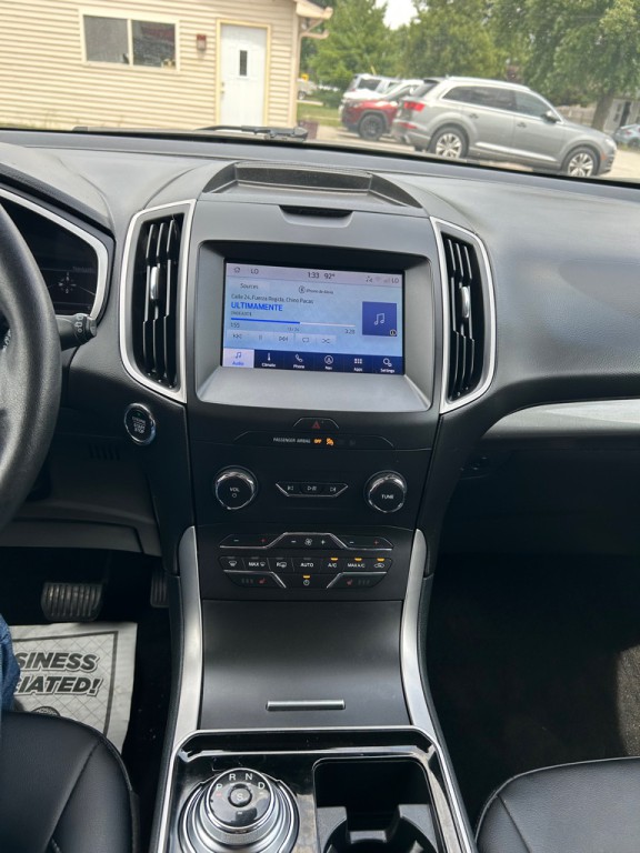 2020 Ford Edge Image 16
