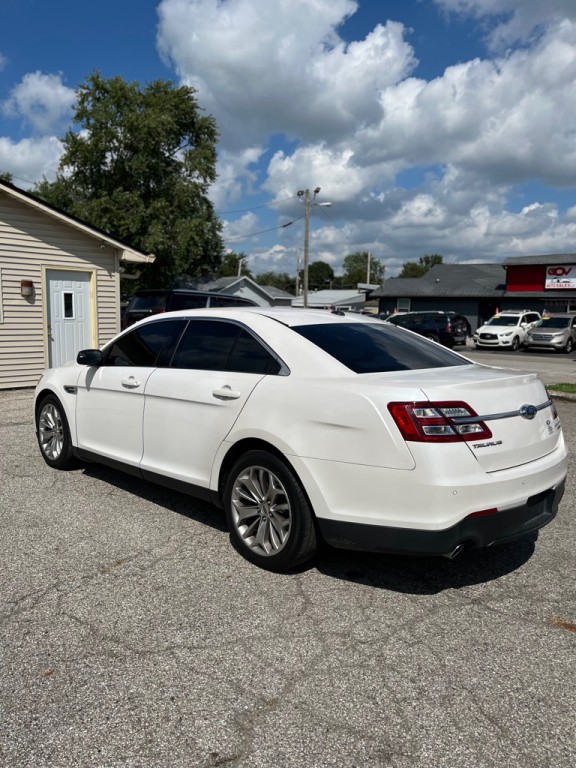2015 Ford Taurus Image 7