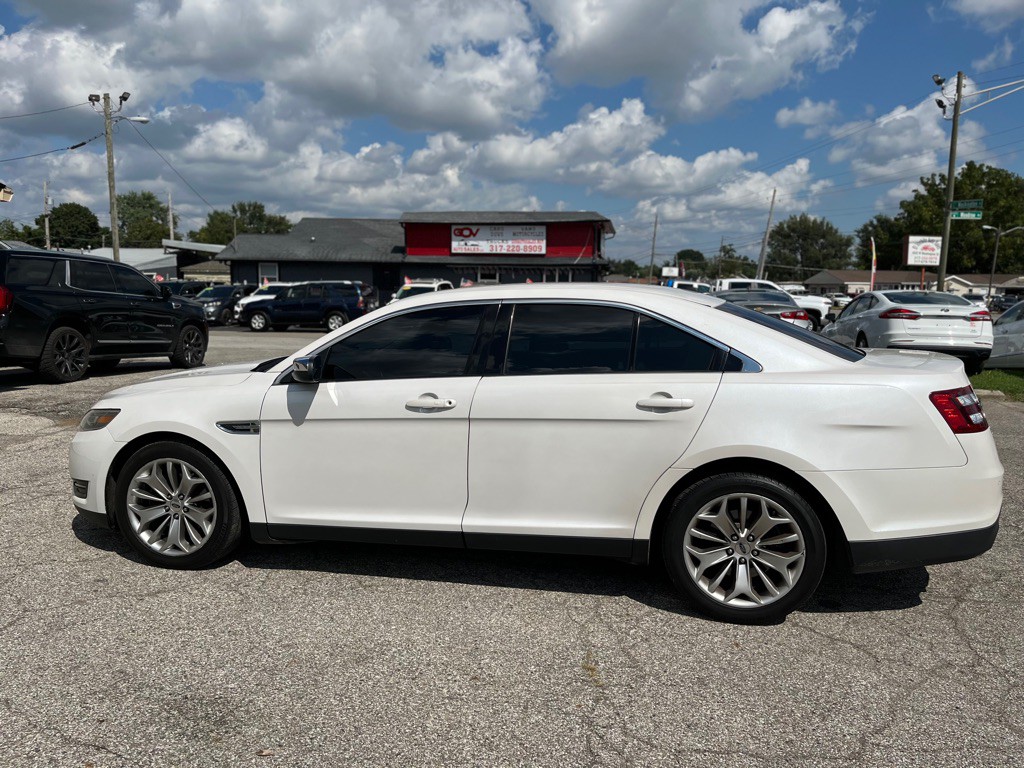 2015 Ford Taurus Image 8