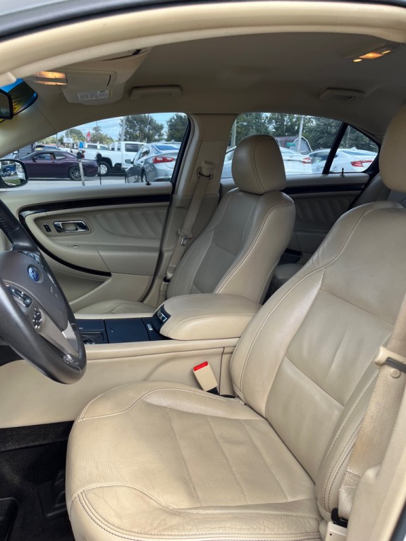 2015 Ford Taurus Image 12