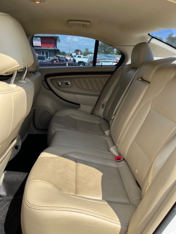 2015 Ford Taurus Image 14