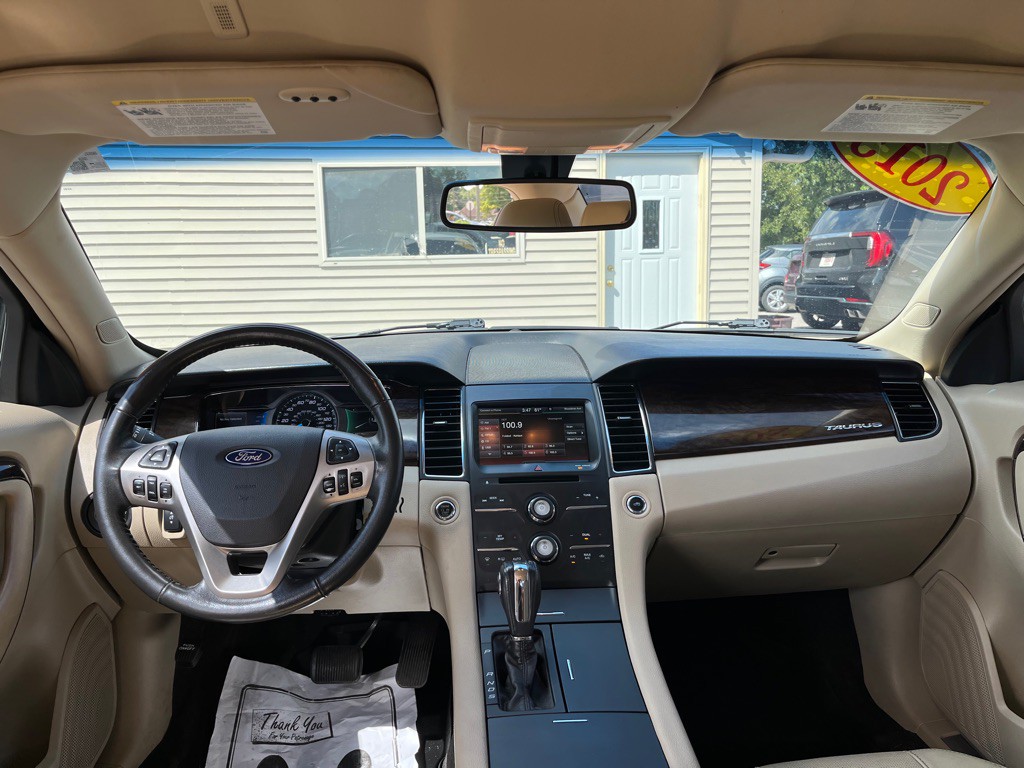 2015 Ford Taurus Image 16