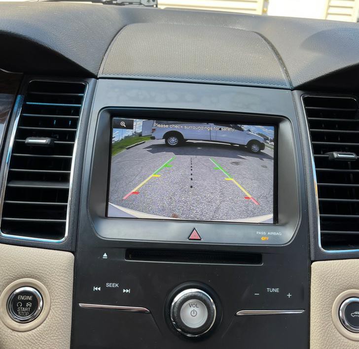 2015 Ford Taurus Image 17