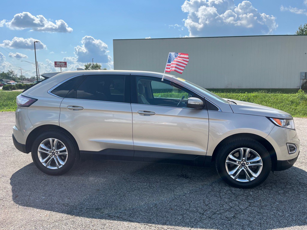 2017 Ford Edge Image 4