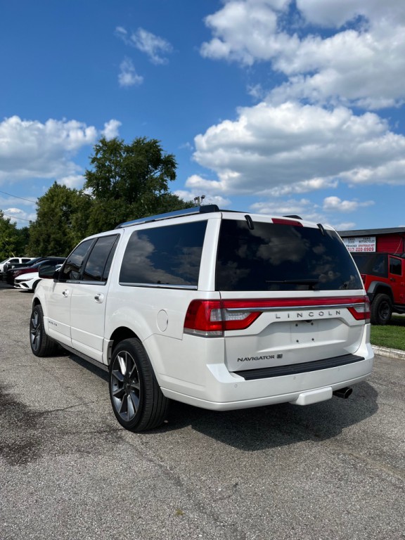 2017 Lincoln Navigator Image 5