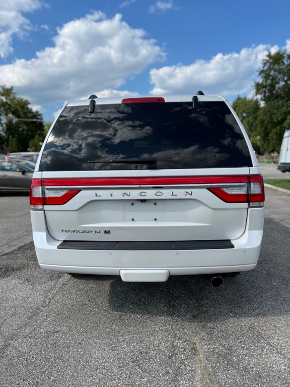 2017 Lincoln Navigator Image 6