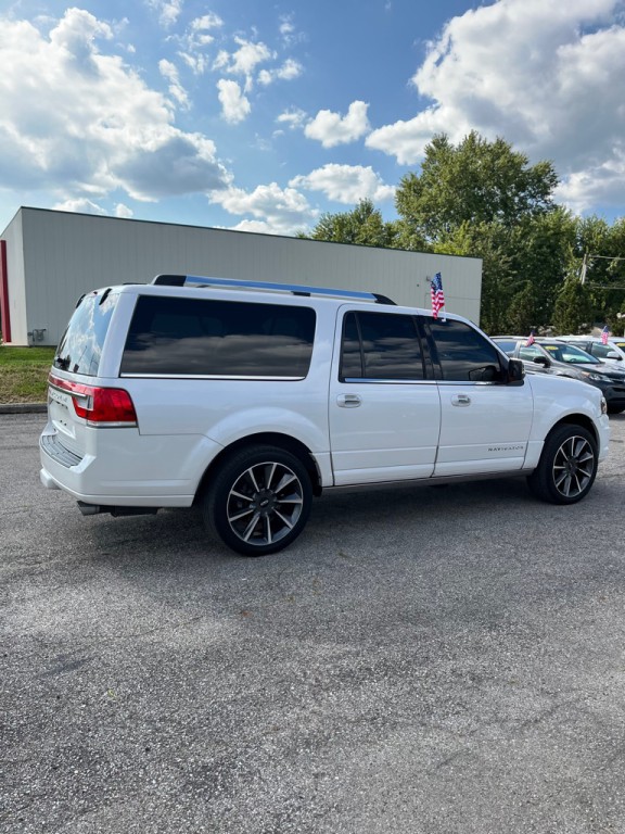 2017 Lincoln Navigator Image 7