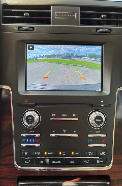 2017 Lincoln Navigator Image 10